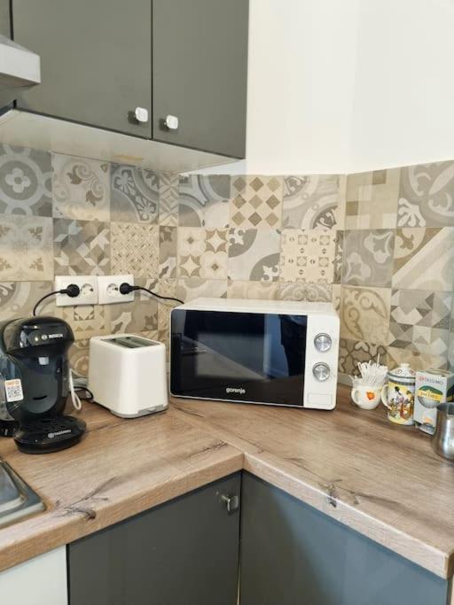 Cozy Apartment Near City Center Bucarest Extérieur photo