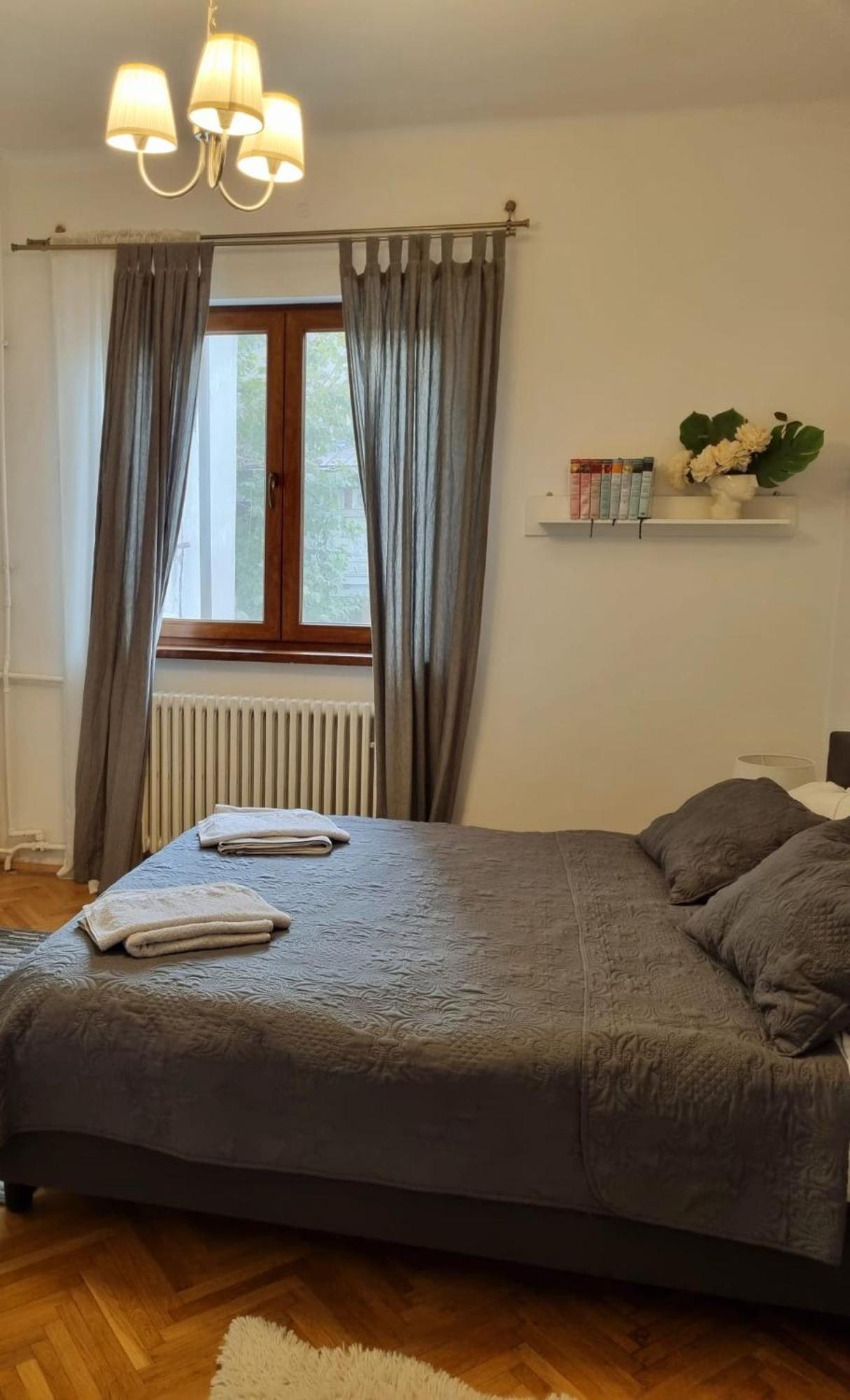 Cozy Apartment Near City Center Bucarest Extérieur photo